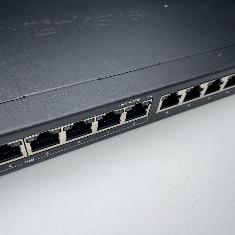 Switch Linksys LGS116P-EU 16-portowy gigabitowy