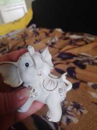 Керамічний слон без дефектів