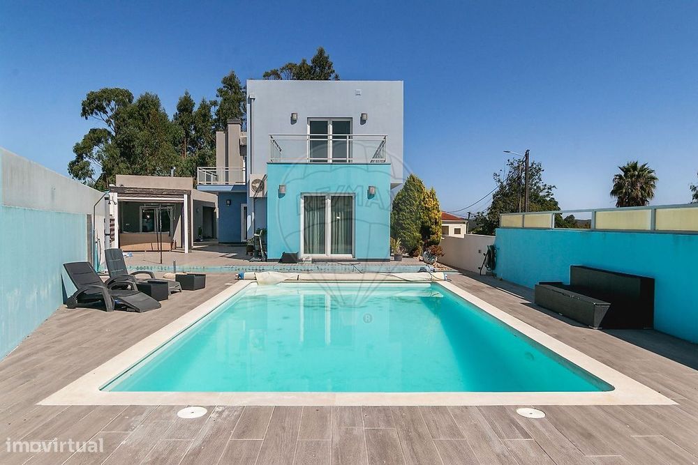 Moradia T4 para venda