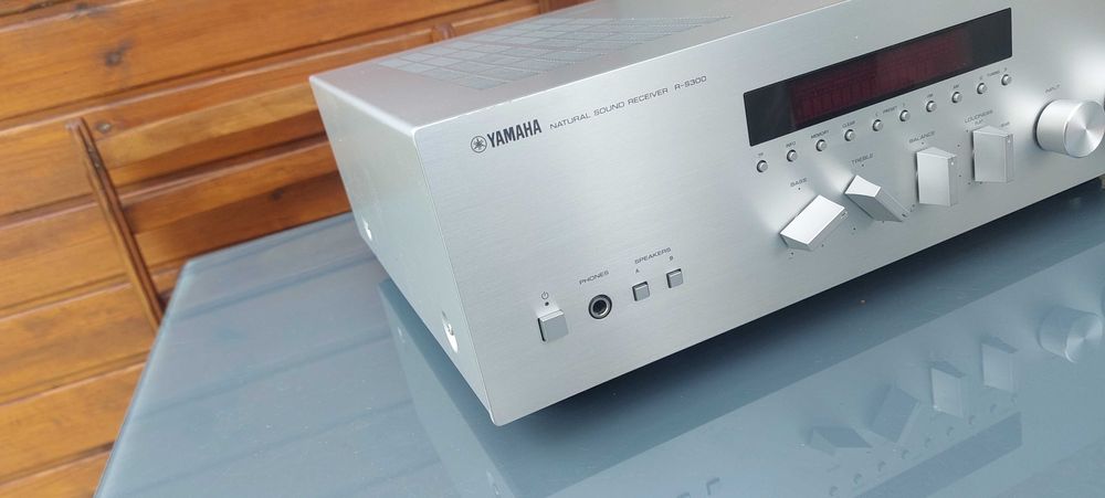 Amplituner stereo Yamaha R-S300