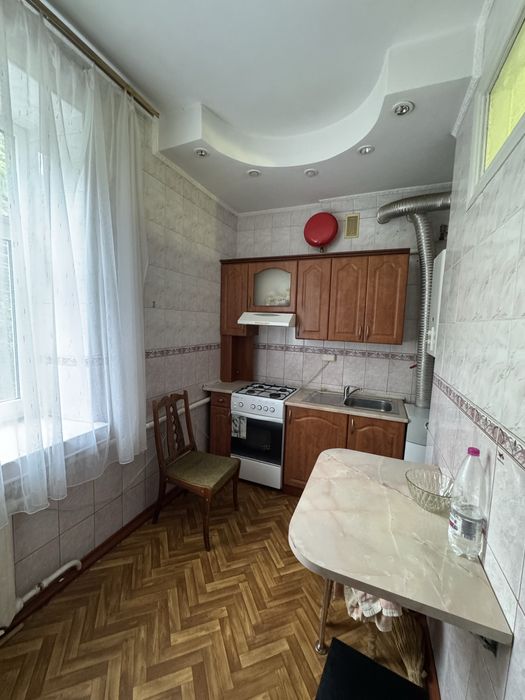 Продається 2 кімнатна в Центрі з автономним опаленням