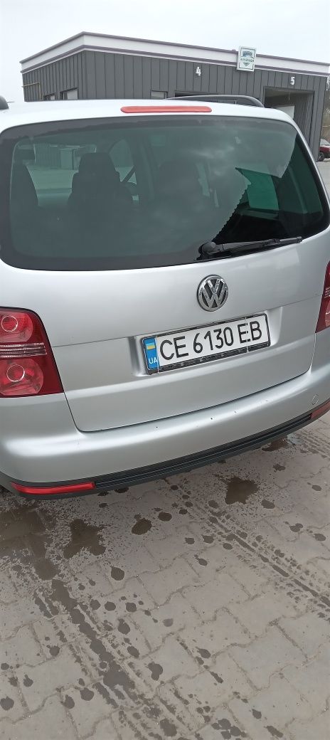 Volkswagen touran