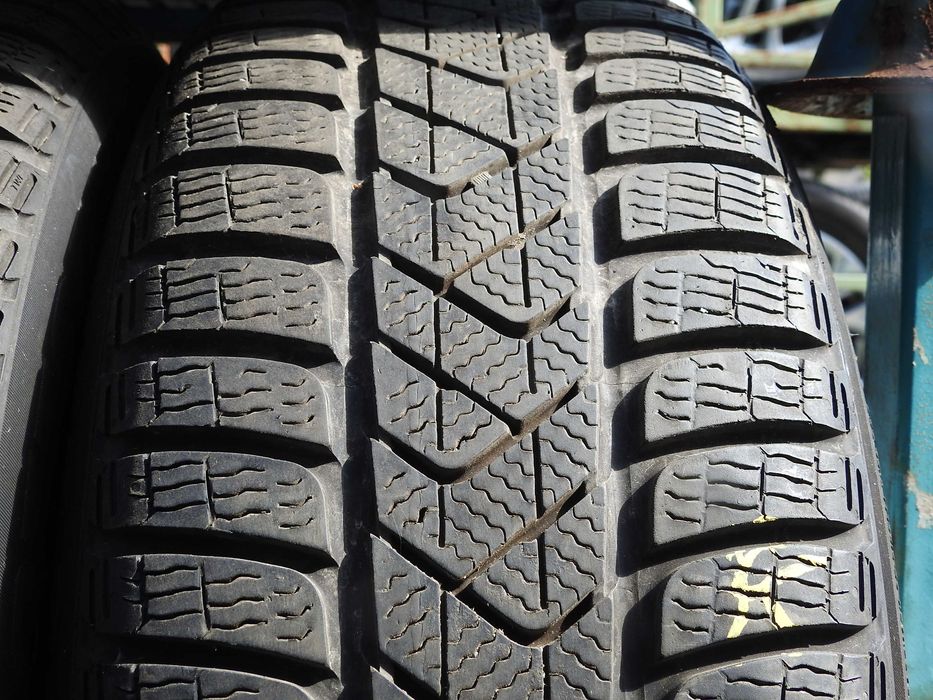 4x Pirelli SottoZero 3  215/55r17 94H 16rok 6mm