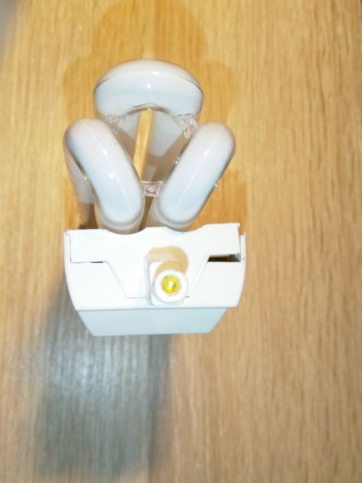 Лампа R7S 25W нейтрального свечения.