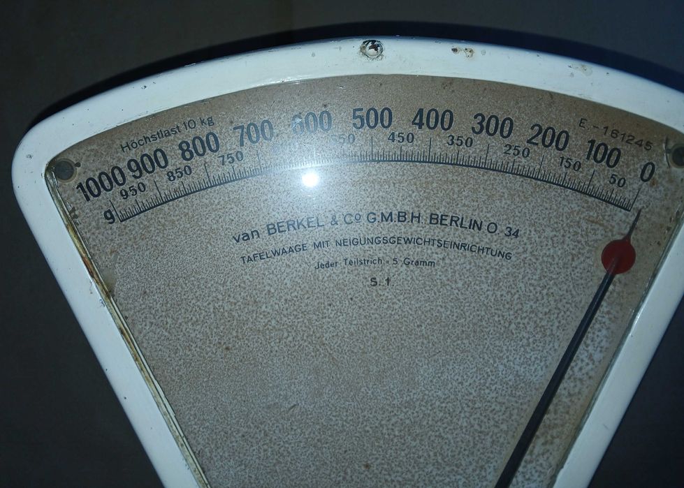 Stara niemiecka waga sklepowa Van Berkel & Co , reklama MK Cafe