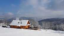 Domek w górach z tarasem widokowym.  Beskid Żywiecki.  Rajcza