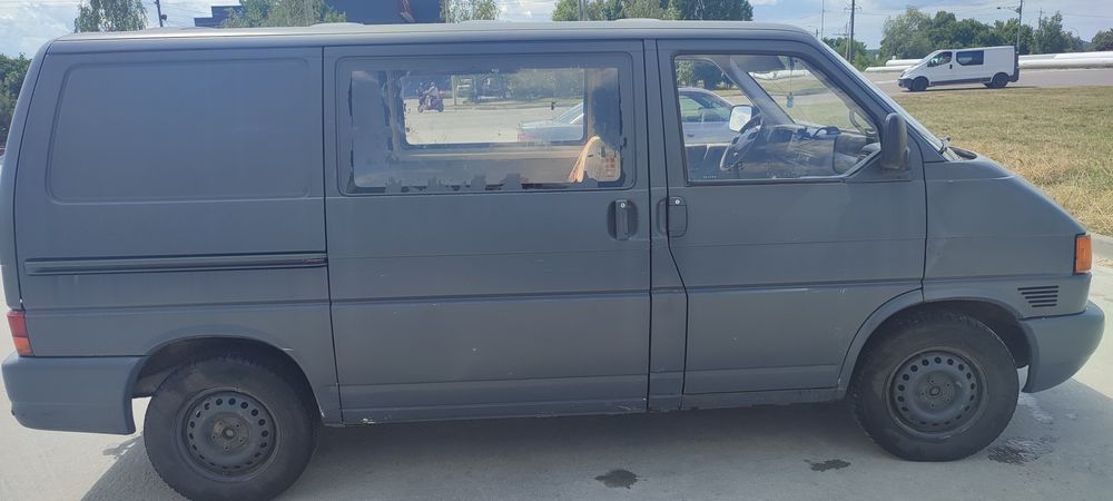 Volkswagen T4 не розмитнений