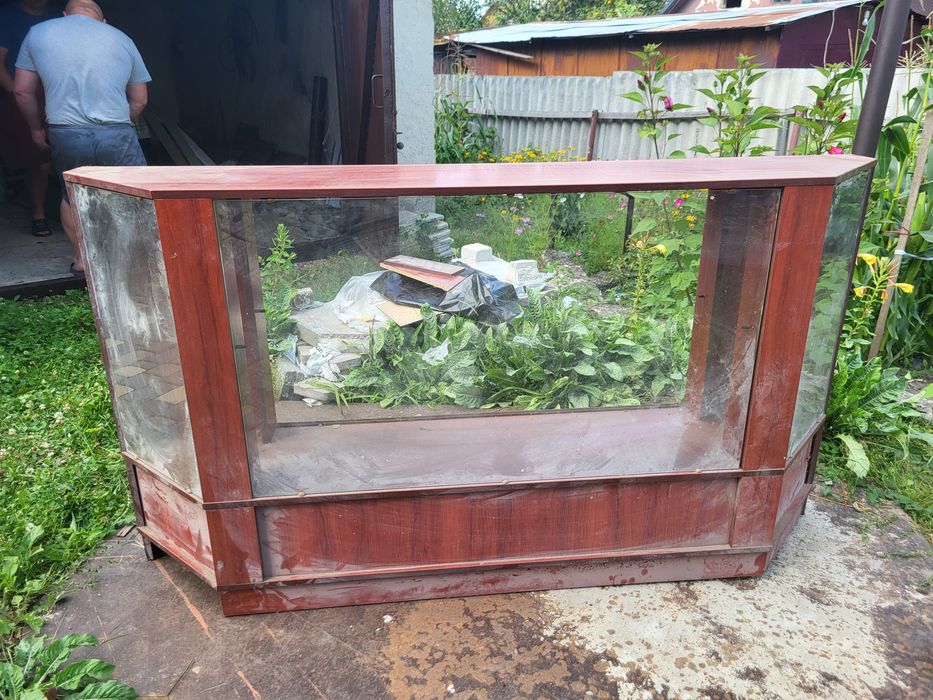 Меблі, полиця,торг вітрини, шкафчики