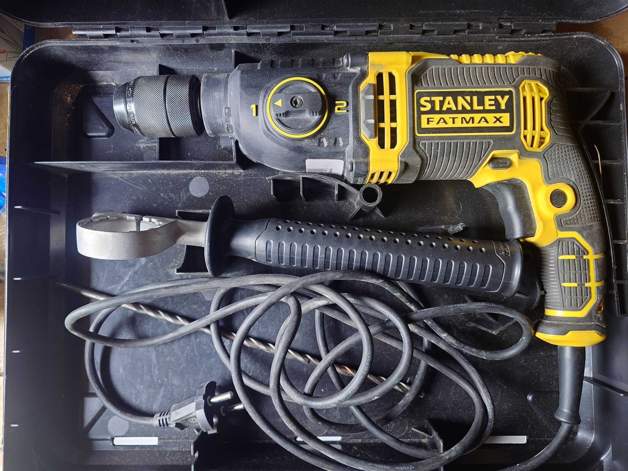 Wiertarka z udarem Stanley