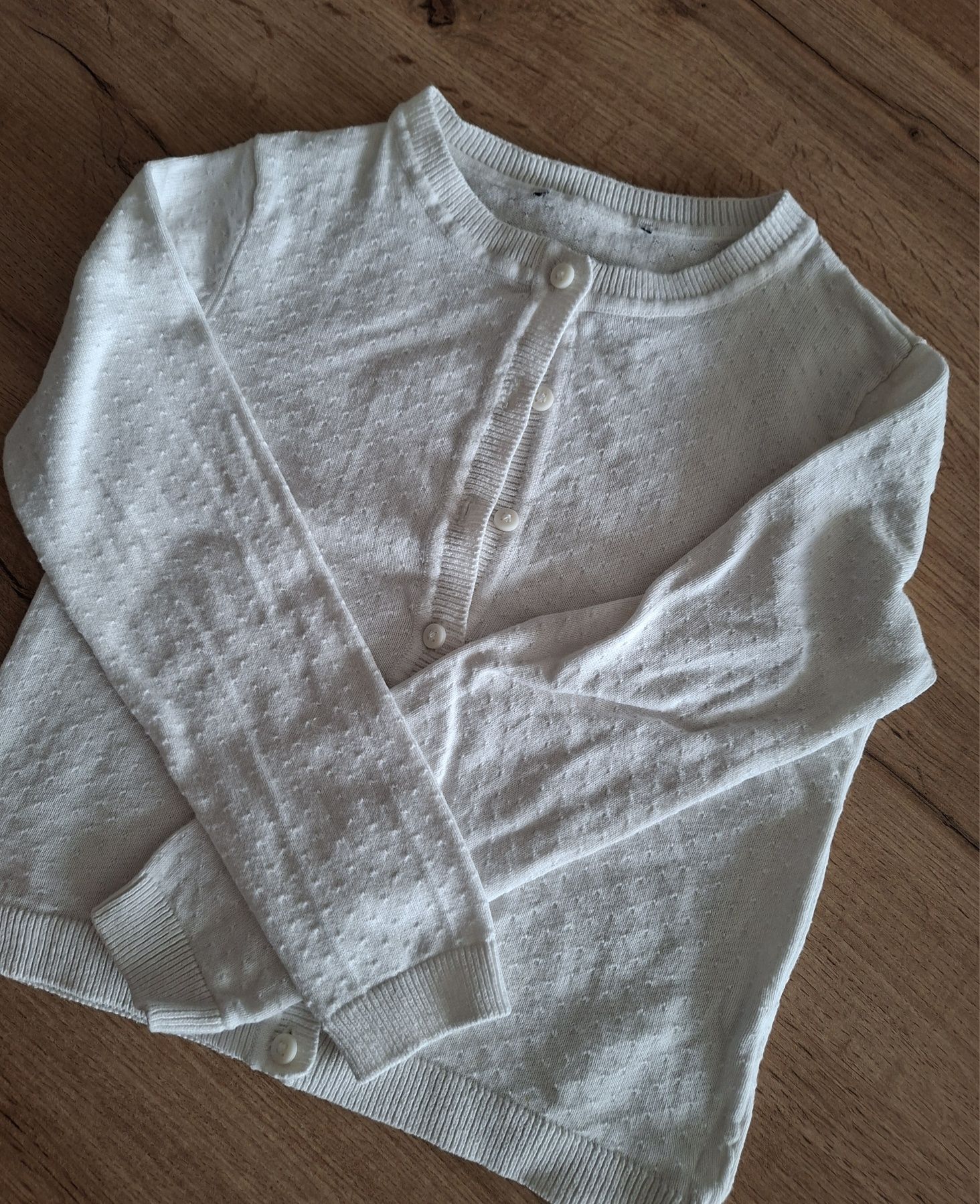 Bialy sweterek 122