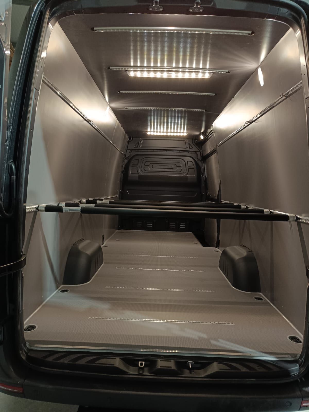 Zabudowa bus furgon blaszak sklejka SPRINTER DUCATO IVECO CRAFTER OPEL
