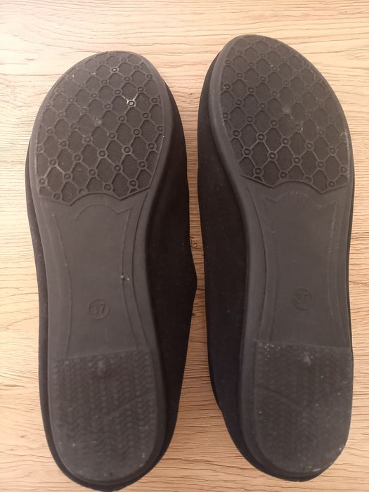 Czarne buty Bassano zamszowe balerinki rozmiar 37 czarne buty baleriny