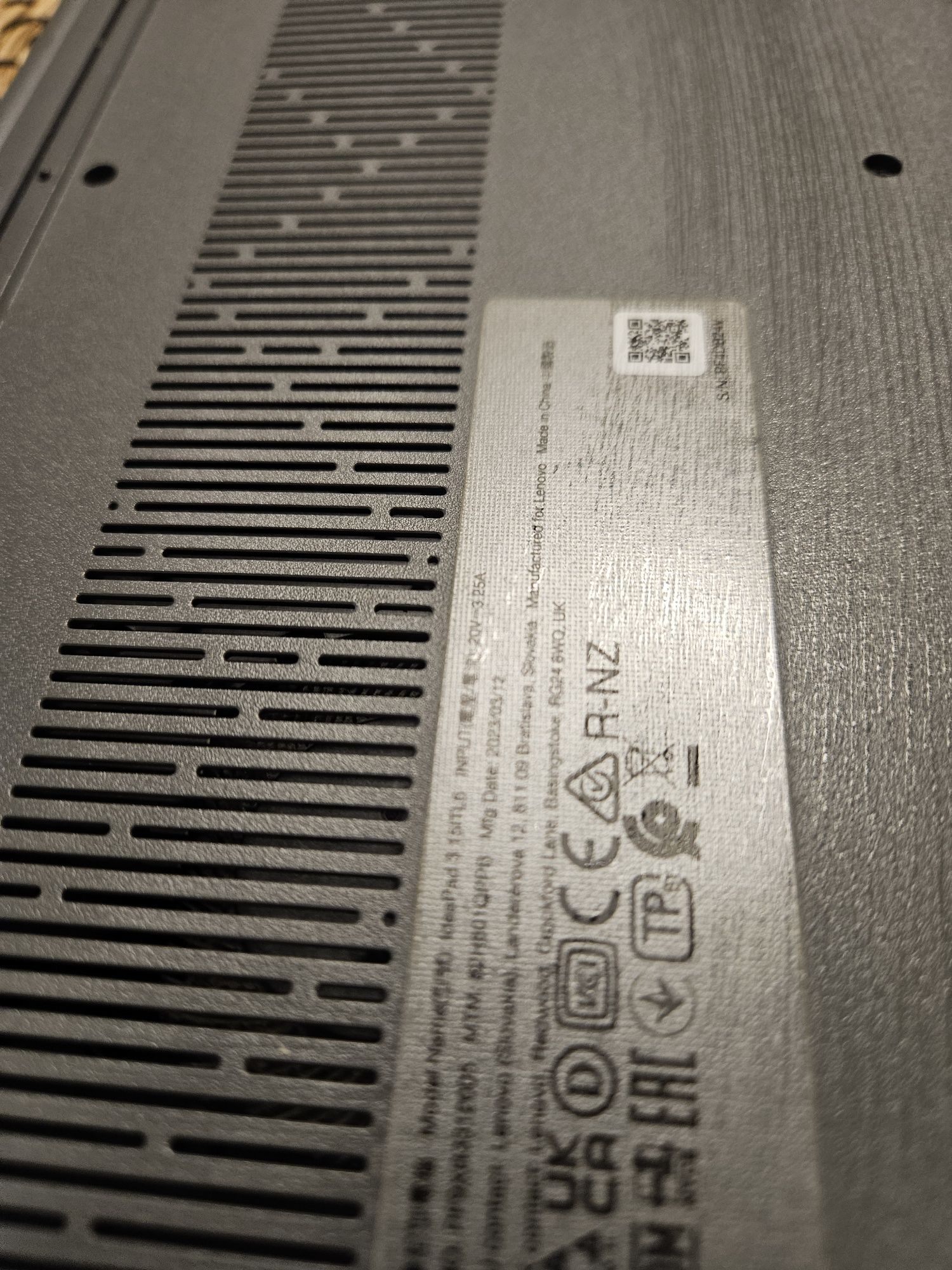Laptop Lenowo IdeaPad3