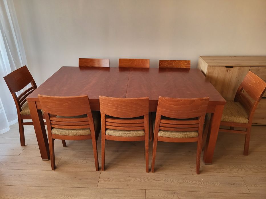 Sprzedam stół z litego drewna + 8 krzeseł