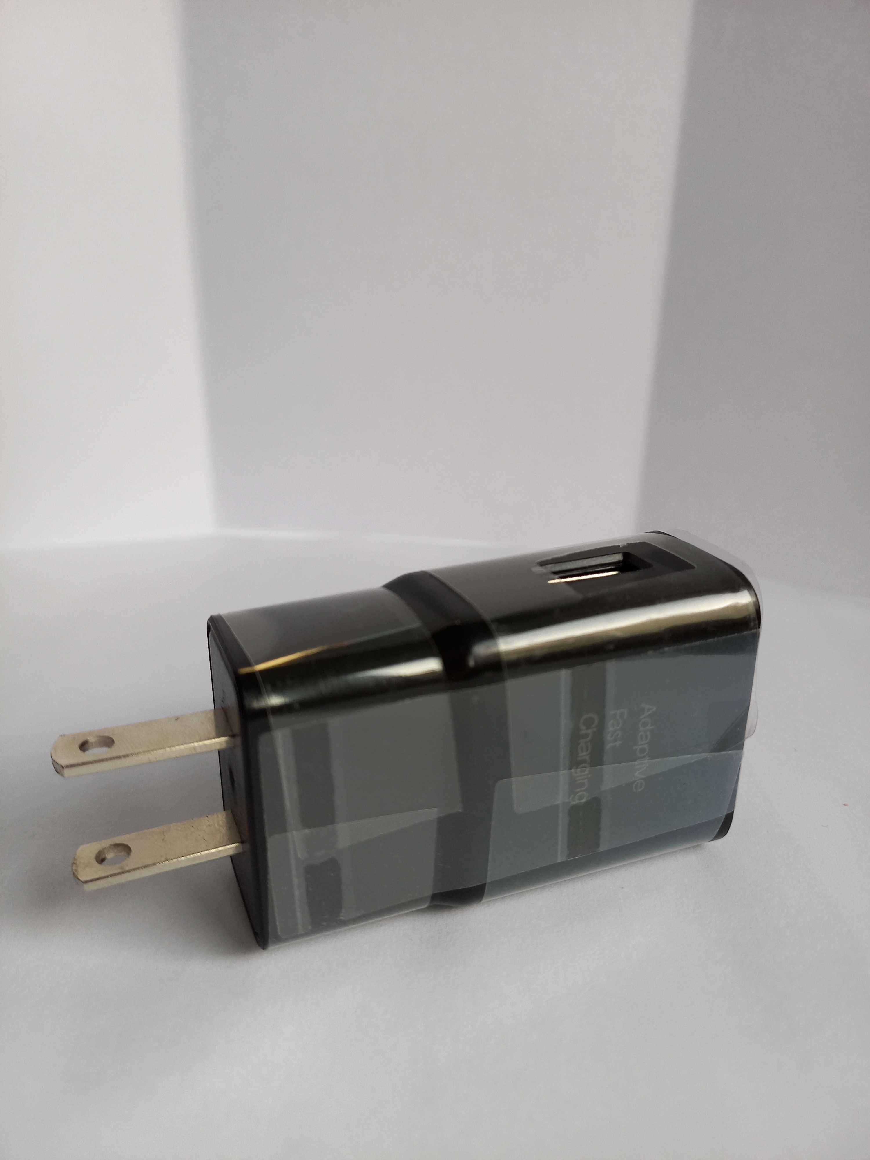 Carregador USB para aparelhos portáteis (Portes PAGOS)