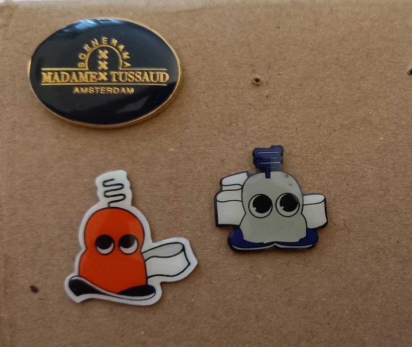 Pins de coleção anos 80 e 90