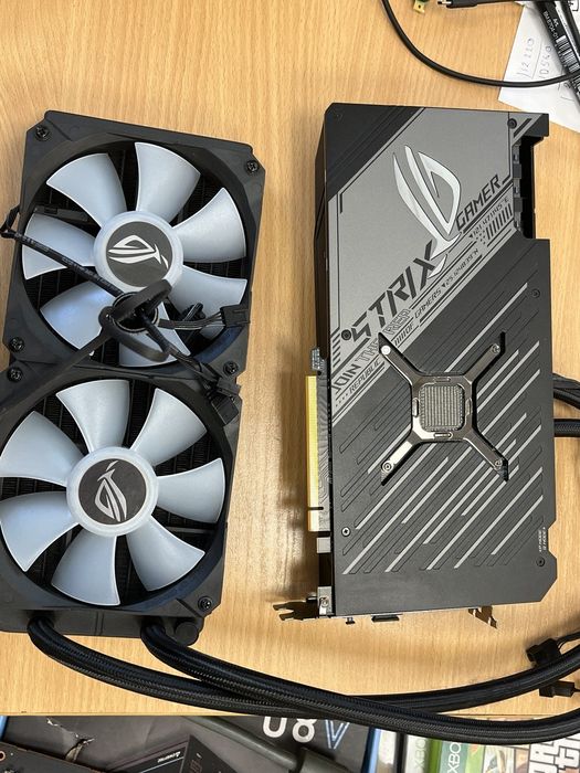 Топова Asus rog strix lc rx6900xt 16gb з водяним охолодженням