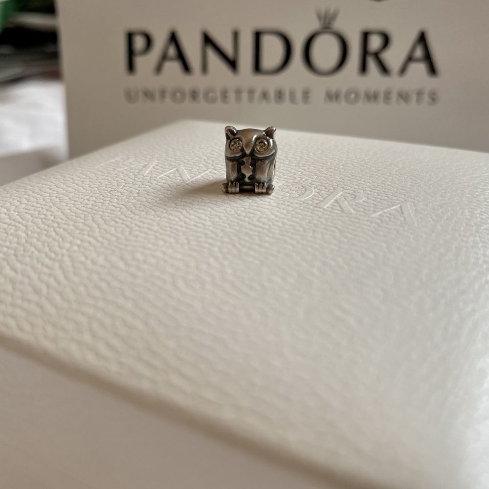 Contas Amor e Baci para pulseira Pandora