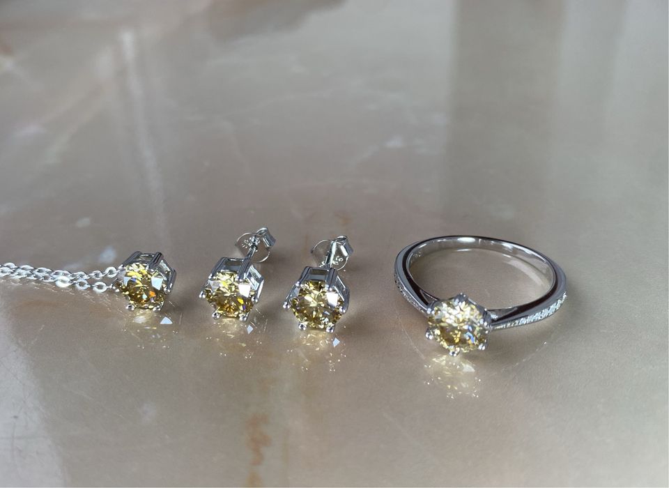 Муасаніт конкурент діамантів 1 карат сережки кулон колечко