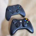 2x Pady do Xboxa do naprawy