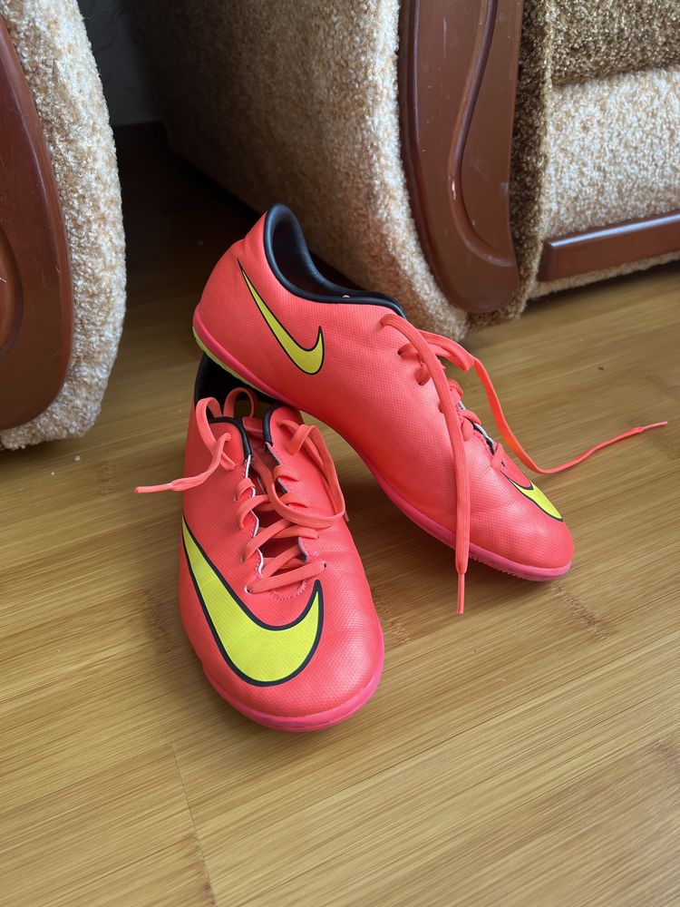 Футзалки Nike mercurial 37,5 розмір, 23,5см