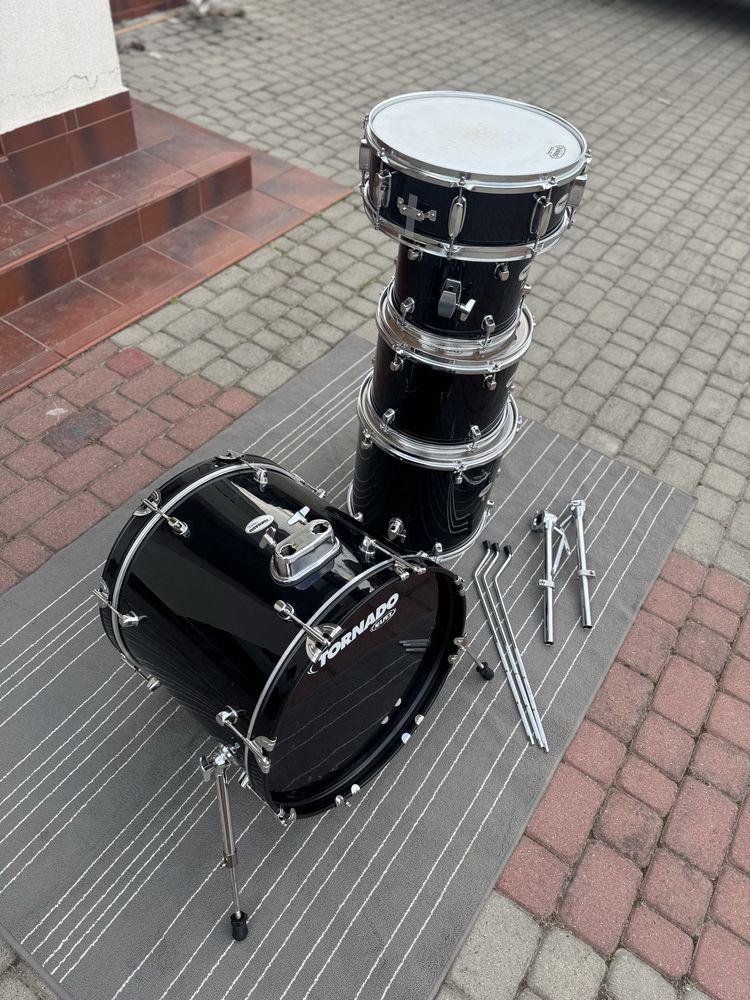 Perkusja MAPEX Tornado (stopa 18”) - werbel - JET BLACK