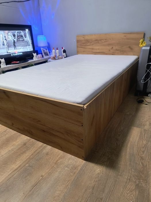 oddam za darmo łóżko do sypialni z materacem