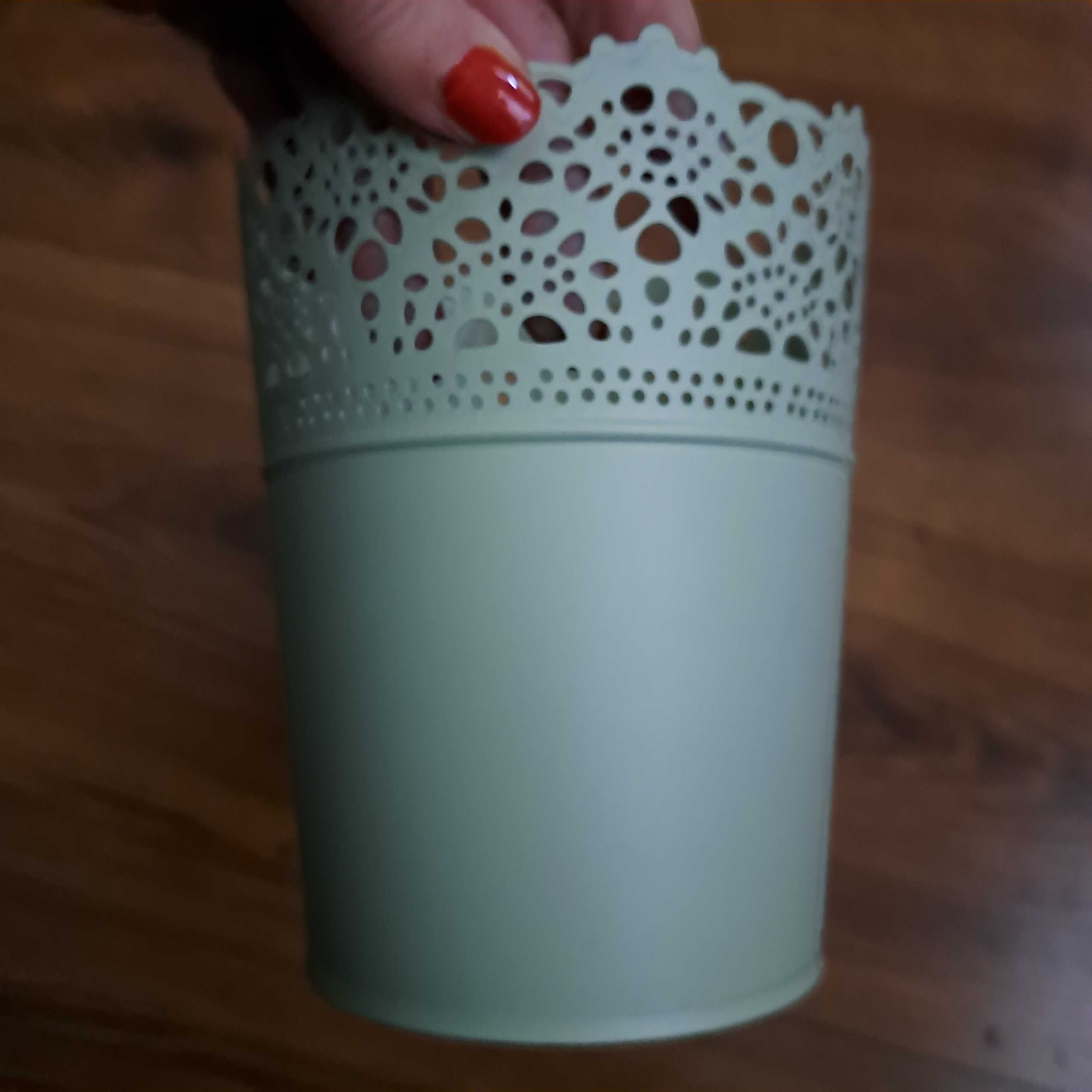 Miętowa osłonka na doniczkę Ikea