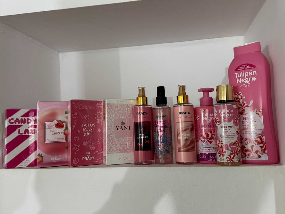 Caixa  com artigos de beleza