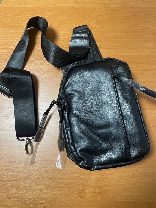 Torba na ramię męska skórzana czarna, saszetka, listonoszka