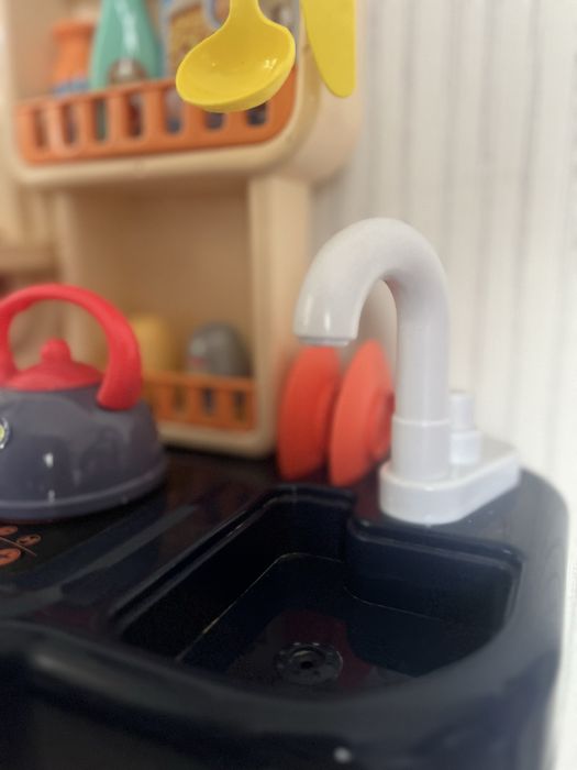 Кухня дитяча (вода, світлові і звукові нфекти)