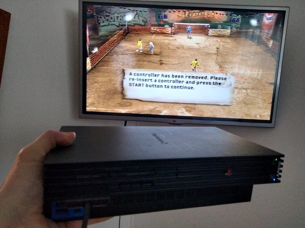 PS2 + 1 comandos e 1 jogo fifa street