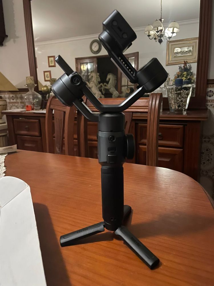 Estabilizador para telemóvel Gimbal ZHIYUN Smooth 5S