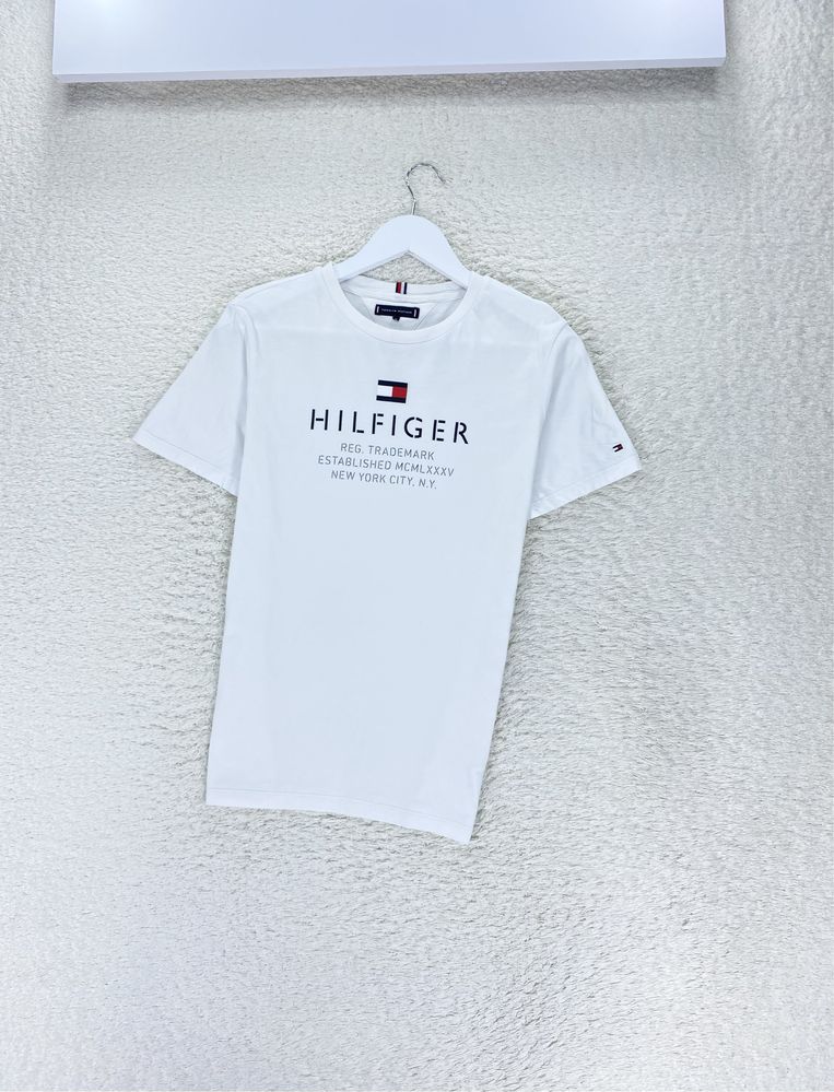 Футболка Tommy Hilfiger big logo nsw swoosh tech fleece