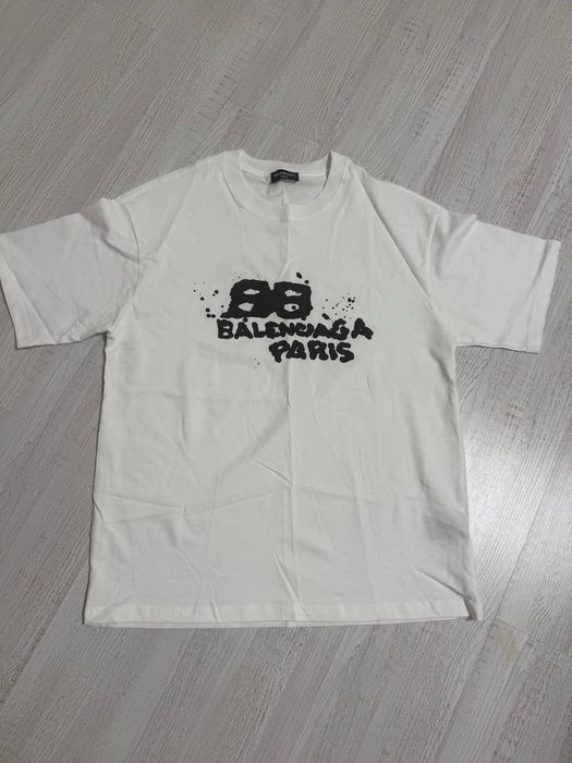 Футболка нова Balenciaga Paris L