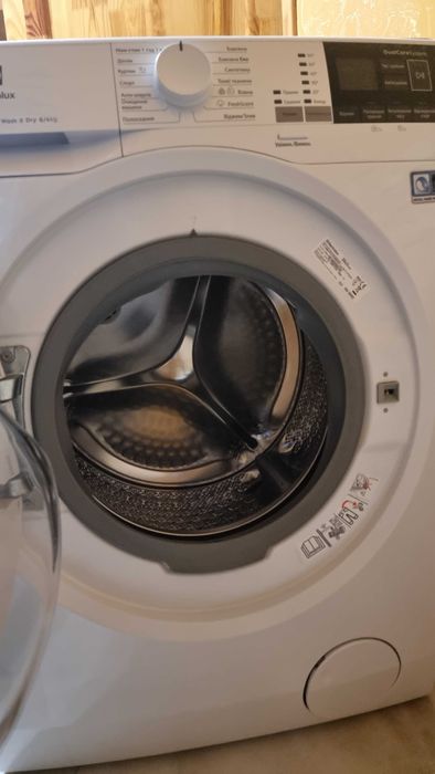 Прально-сушильна машина Electrolux