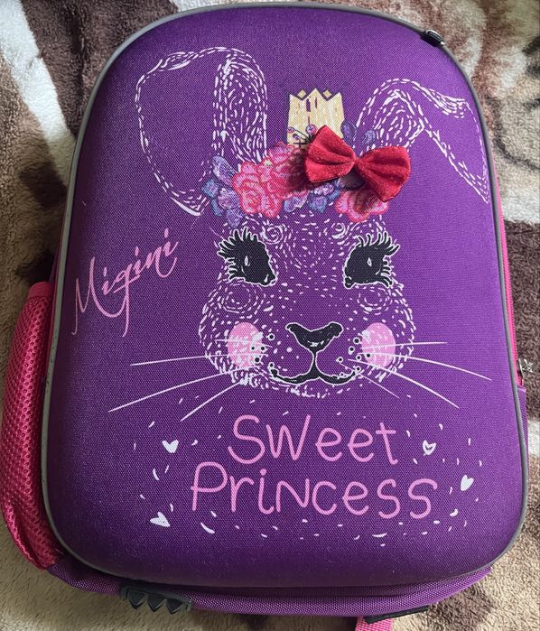 Каркасний портфель для 1,2 класу в хорошому стані