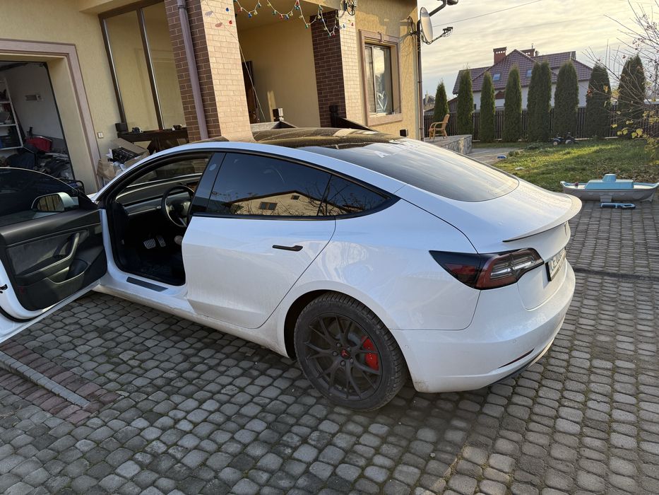 Tesla model 3 2020