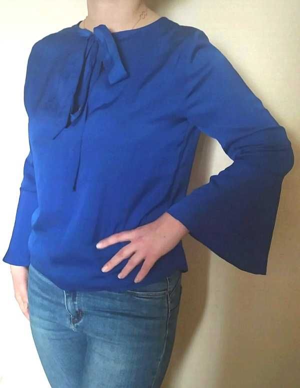 Only bluzka wiązana pod szyją kobalt chabrowy niebieski szafir blue