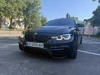 Машина BMW 335i