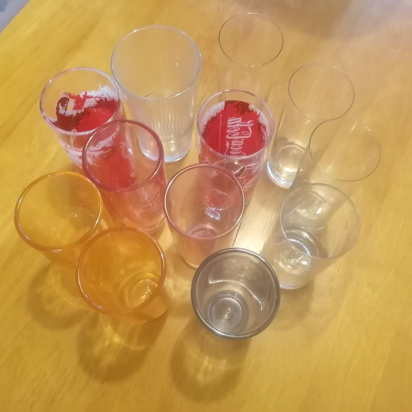 12 szklanek na napoje coca cola frugo