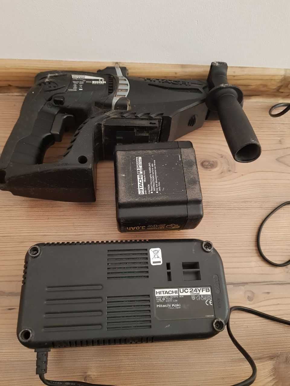 Akumulatorowa wiertarka udarowa Hitachi 24V ładowarka Akumulator