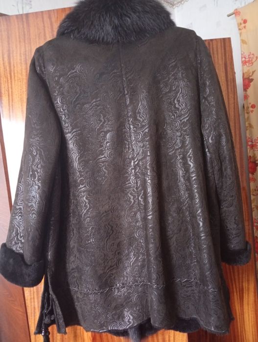 Женская  зимняя натуральная дублёнка с лазерным напылением