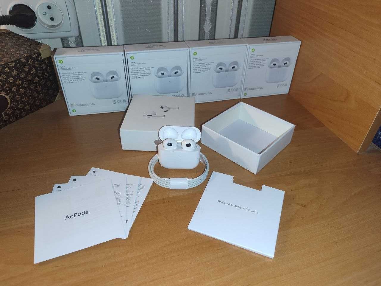 Навушники AirPods 3