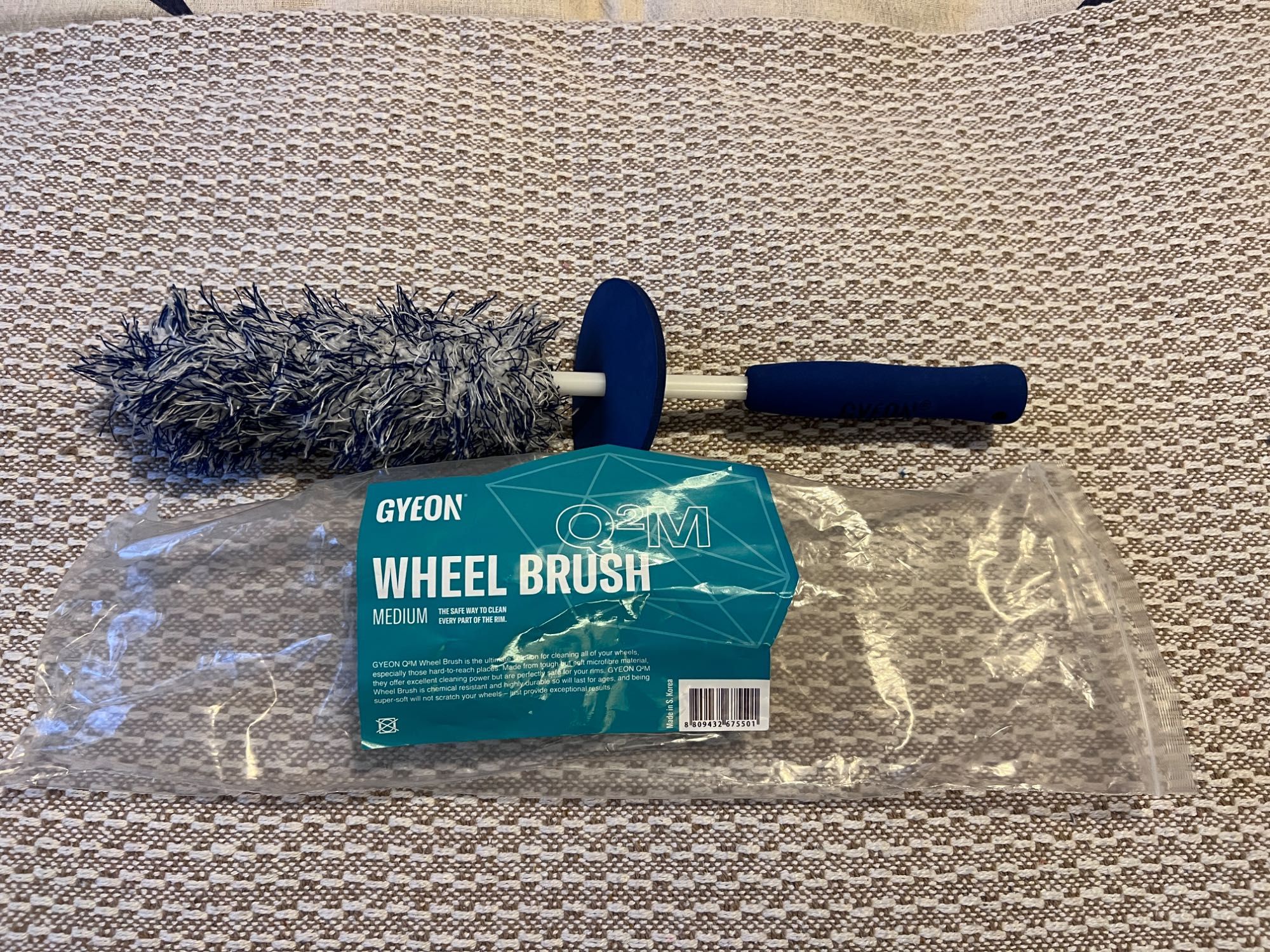 Gyeon Q2M WheelBrush Medium– szczotka z mikrofibry do czyszczenia felg