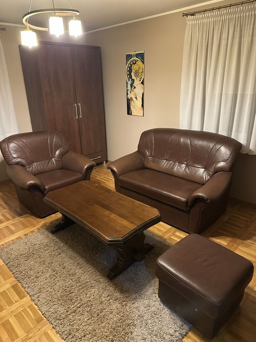 Skórzany wypoczynek z ławą