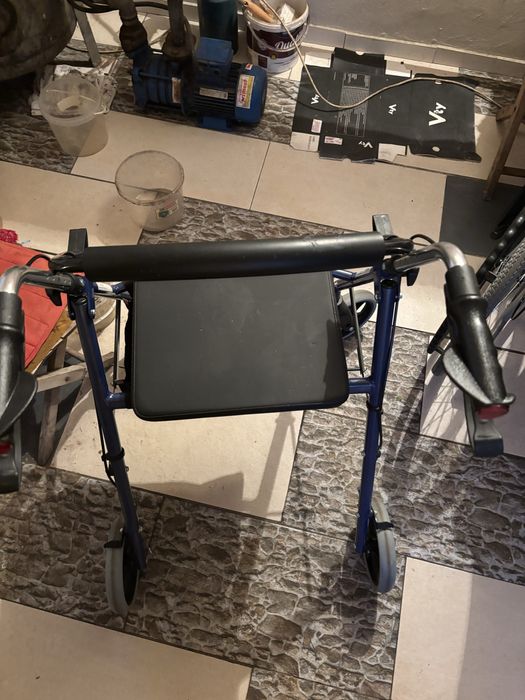 Chodzik z siedziskiem