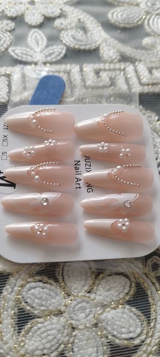 Sztuczne paznokcie, tipsy ręcznie robione. Nowe