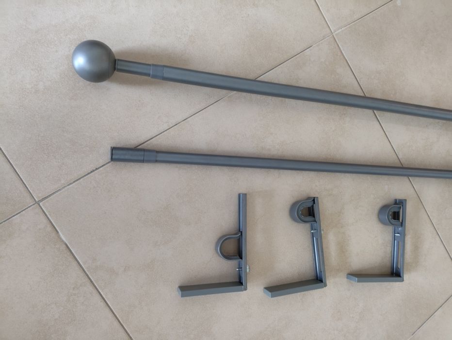 Varões para cortinados de quarto, usados mas em bom estado .