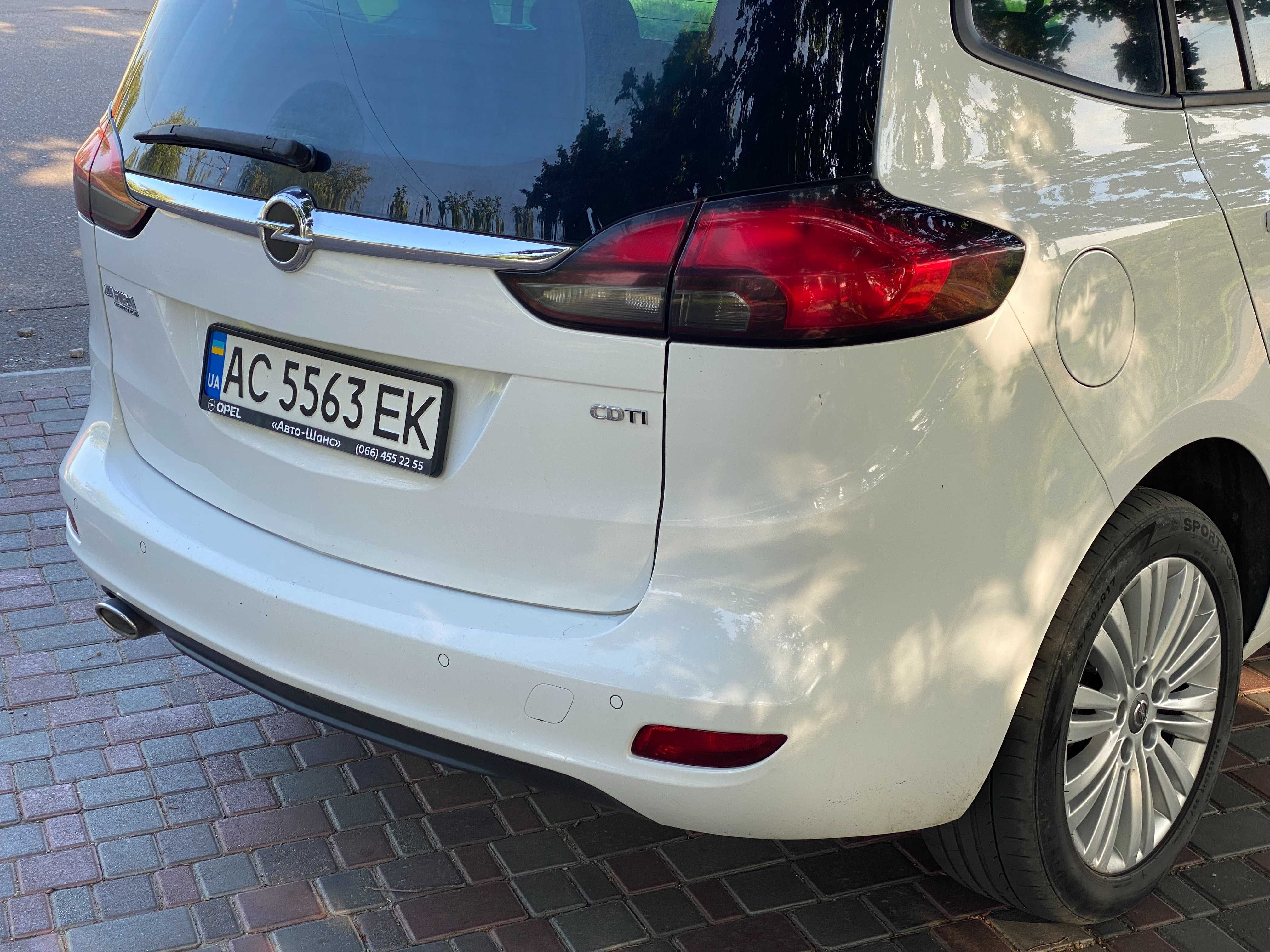 Opel Zafira 2016